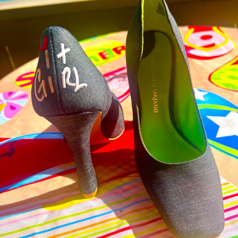 Christian Siriano Blue Denim 5” Pumps “It Girl” Size 7 gorgeous condition!